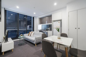 Delicate One Bed Room Footscray With Pool&gym